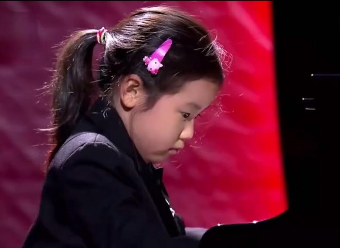 6岁中国钢琴女神童红炸美国后，澳洲再次爆红