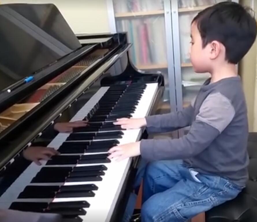 小神童演奏莫扎特钢琴协奏曲，太牛了！